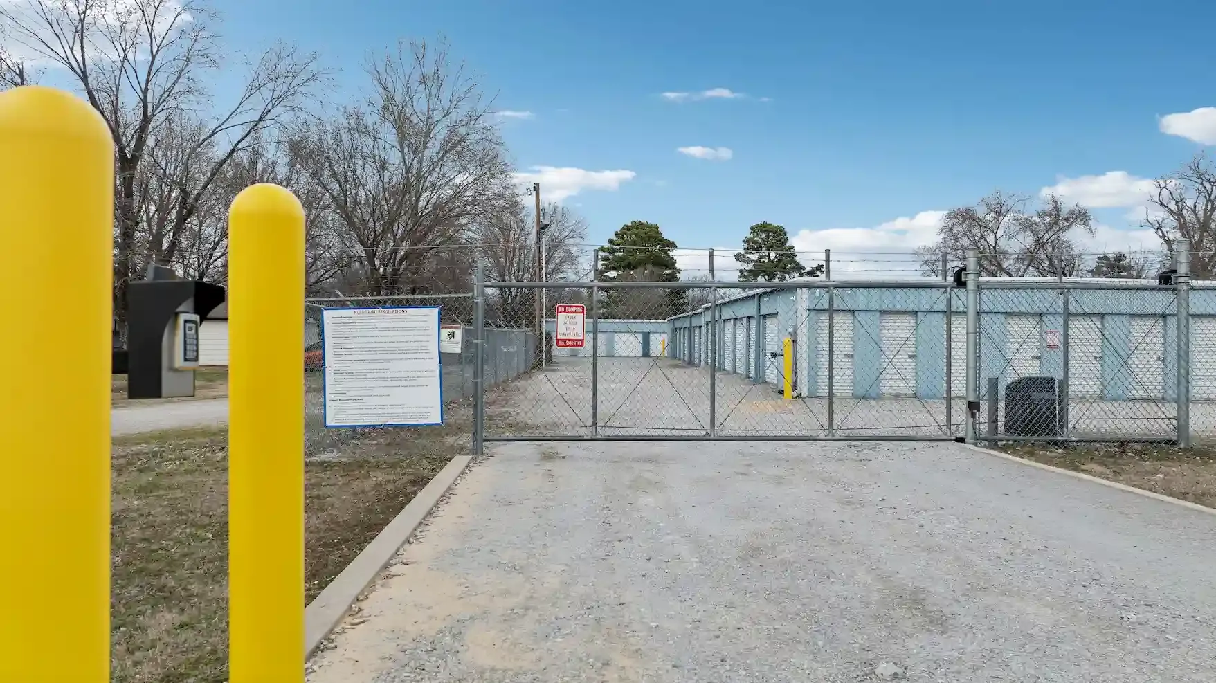 Storage facility exterior gate