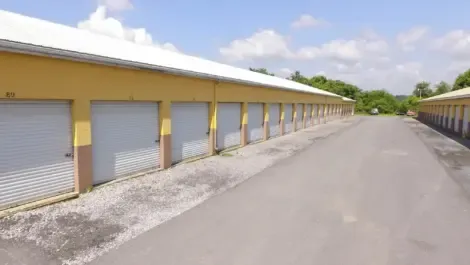 Outdoor drive-up storage units for convenient loading