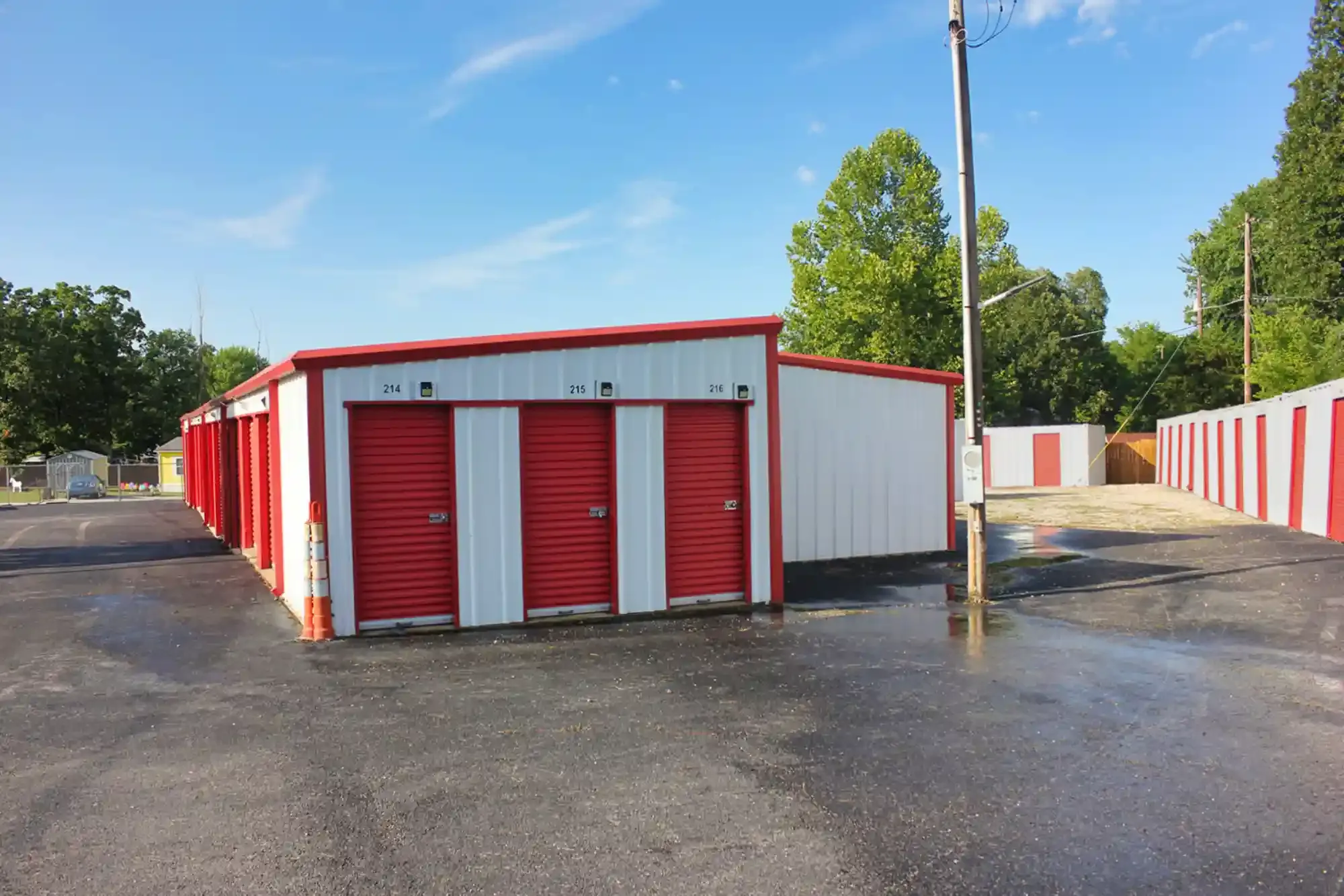 Drive up units at KO Storage
