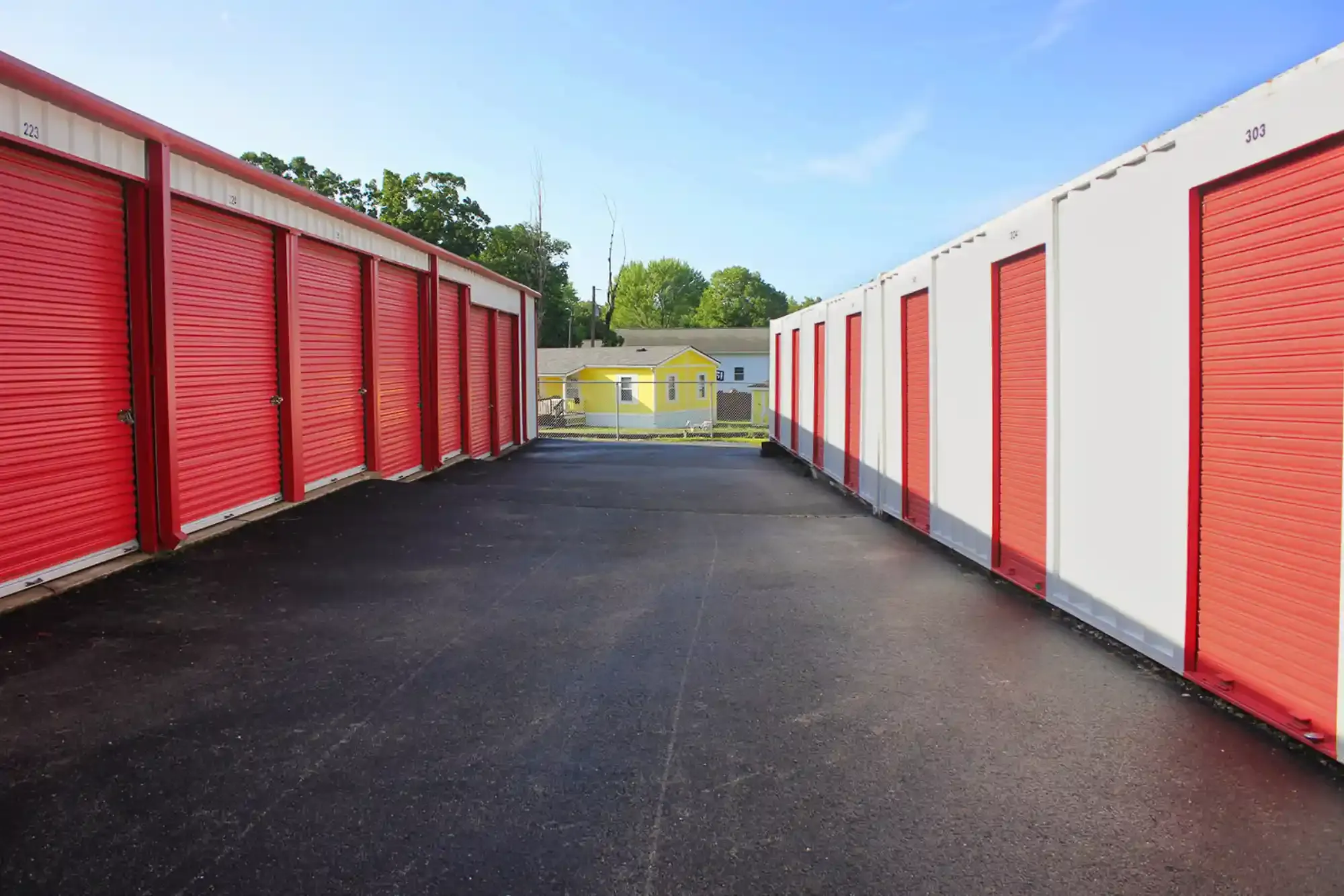 Drive up units at KO Storage