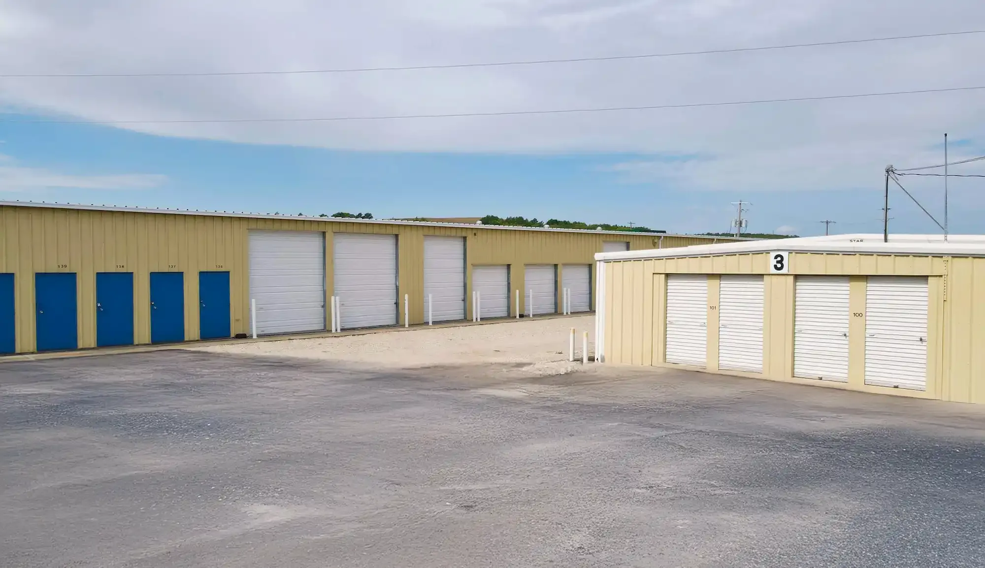 Drive up units at KO Storage