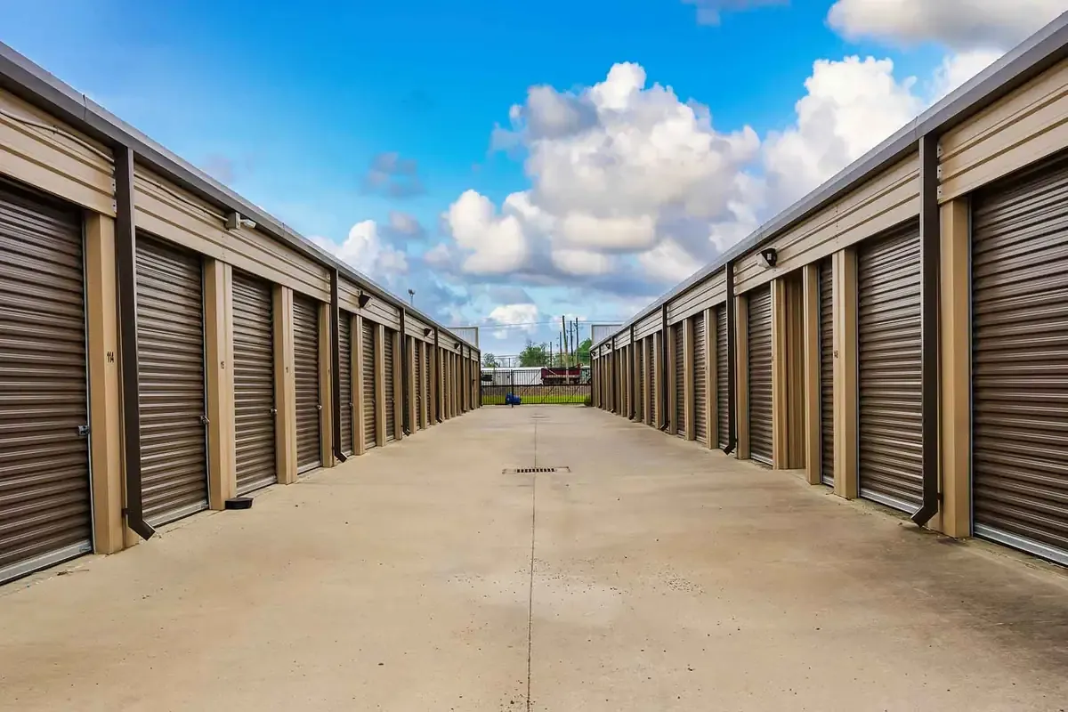 Drive up units at KO Storage