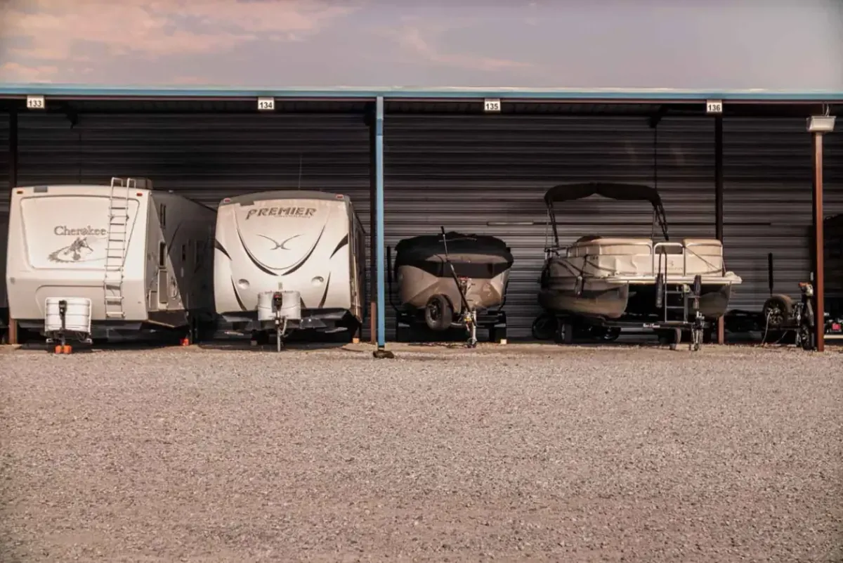 Covered parking at KO Storage