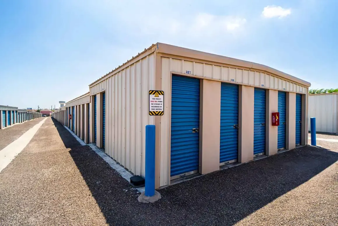 Drive up units at KO Storage