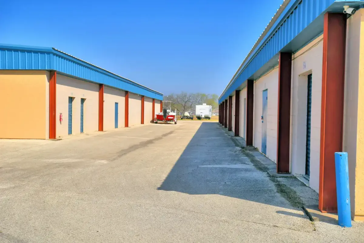 Drive up units at KO Storage