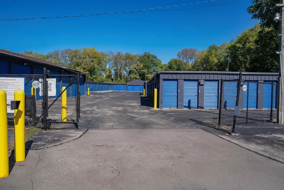 Security gate at KO Storage
