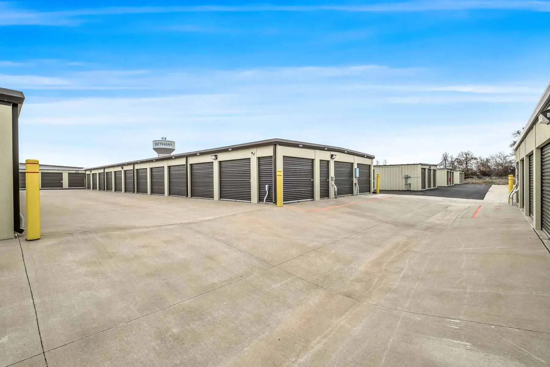 Drive up units at KO Storage