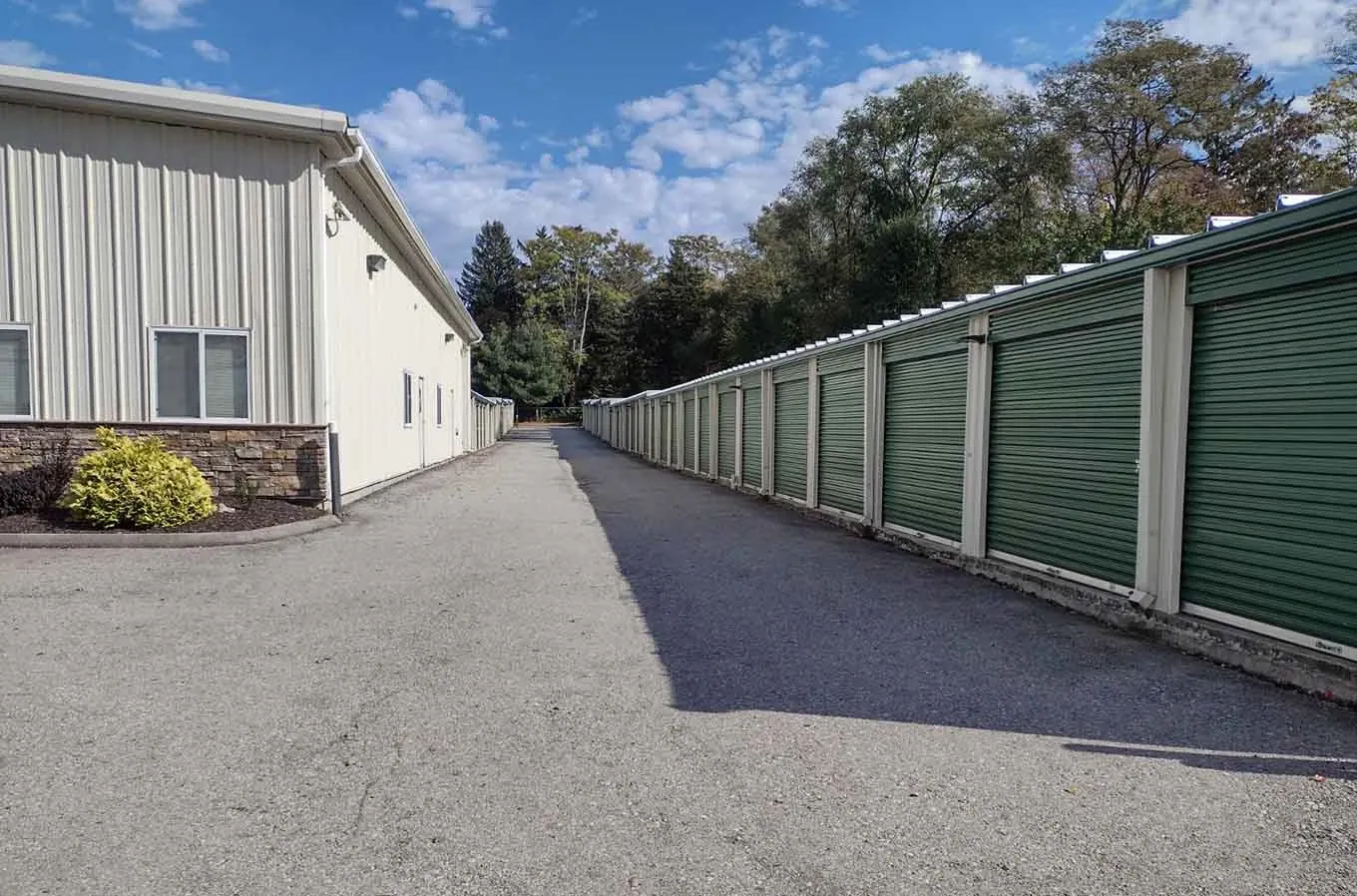 Drive up units at KO Storage