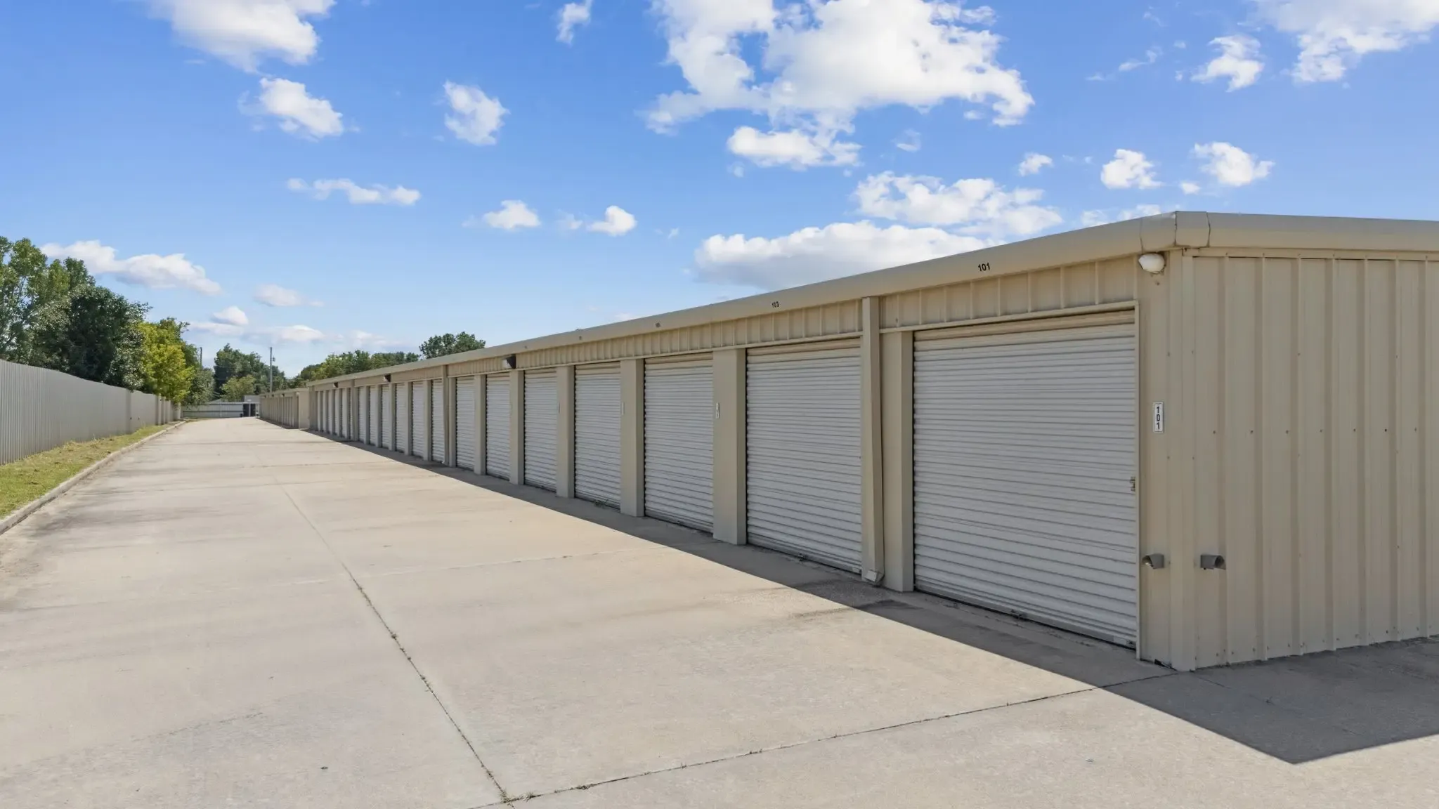 Drive up units at KO Storage